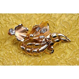 Vintage Gold Tone Brooch‎ Pin Flower with Clear Rhinestones 2.5" Cut Out Leaves